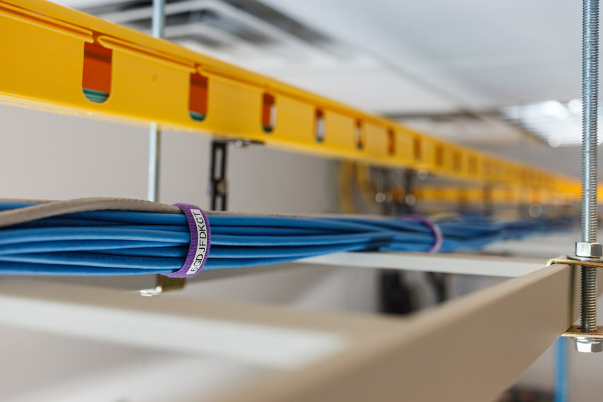 Nueva e innovadora solución para la identificación de cables: material de impresión BradyGrip para cinta de cierre